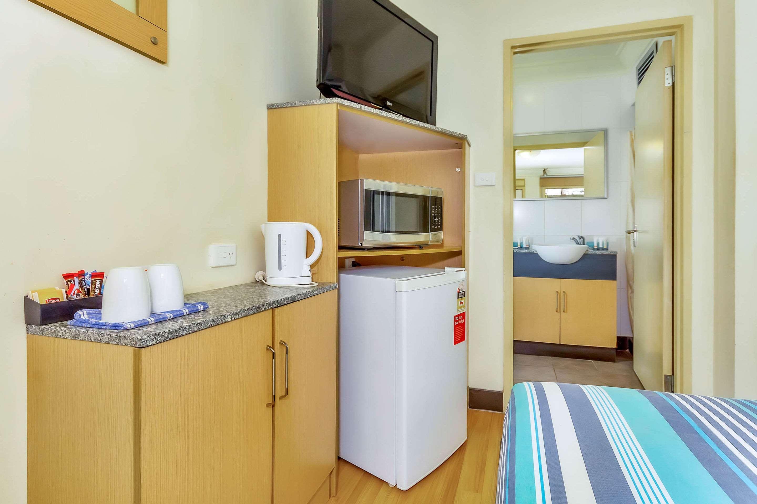 Econo Lodge Карата Екстериор снимка