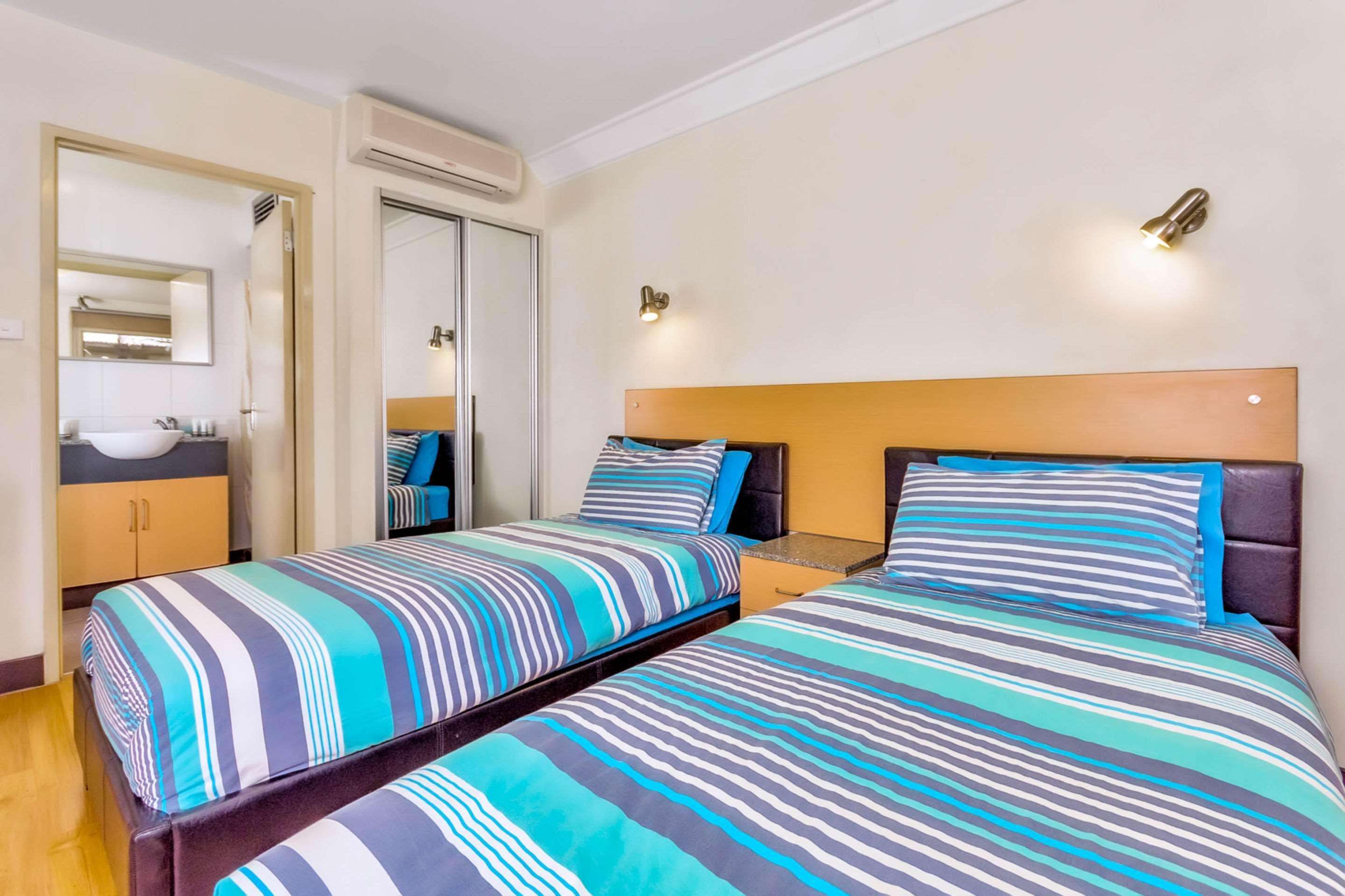 Econo Lodge Карата Екстериор снимка