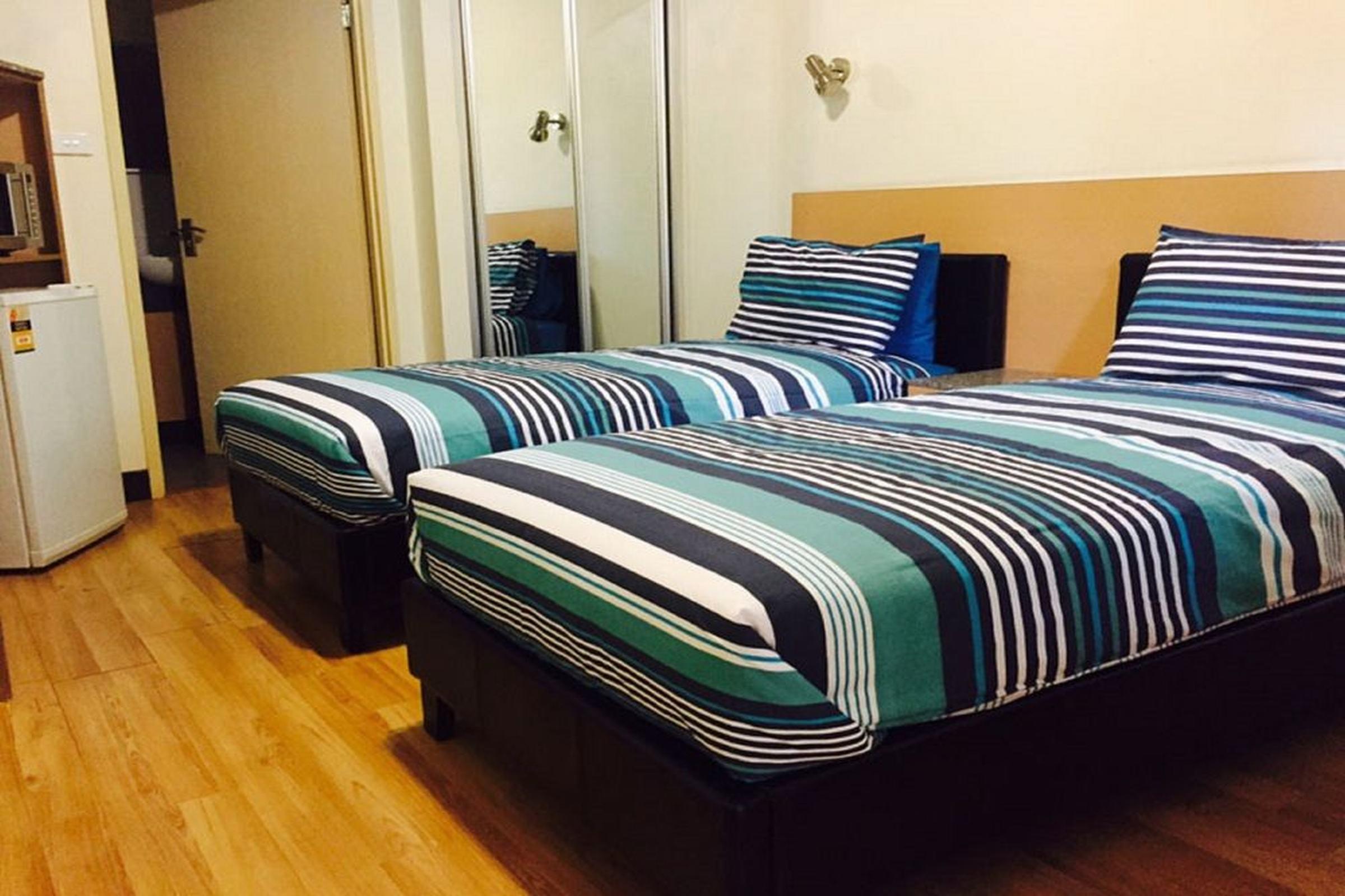 Econo Lodge Карата Екстериор снимка