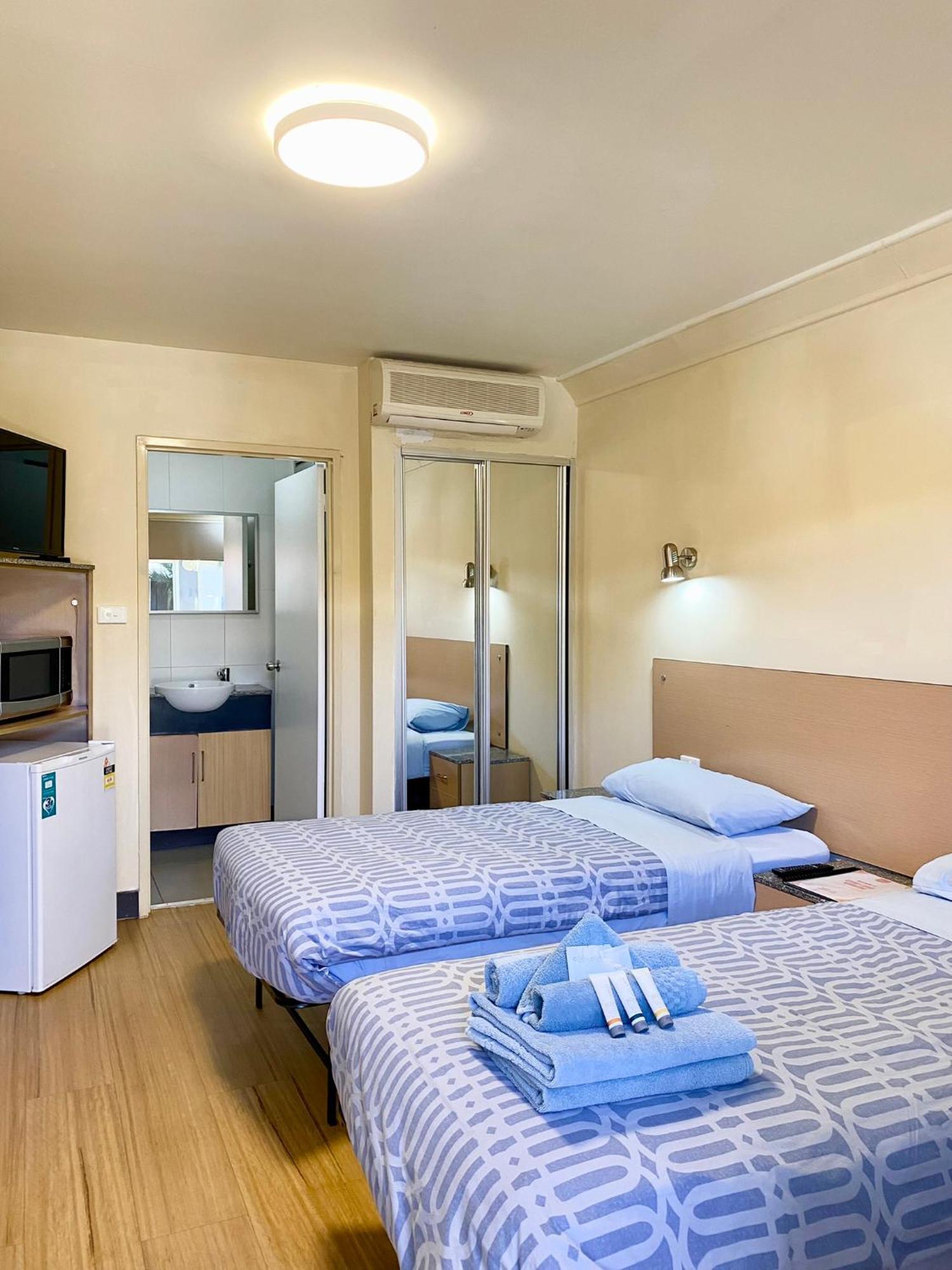 Econo Lodge Карата Екстериор снимка