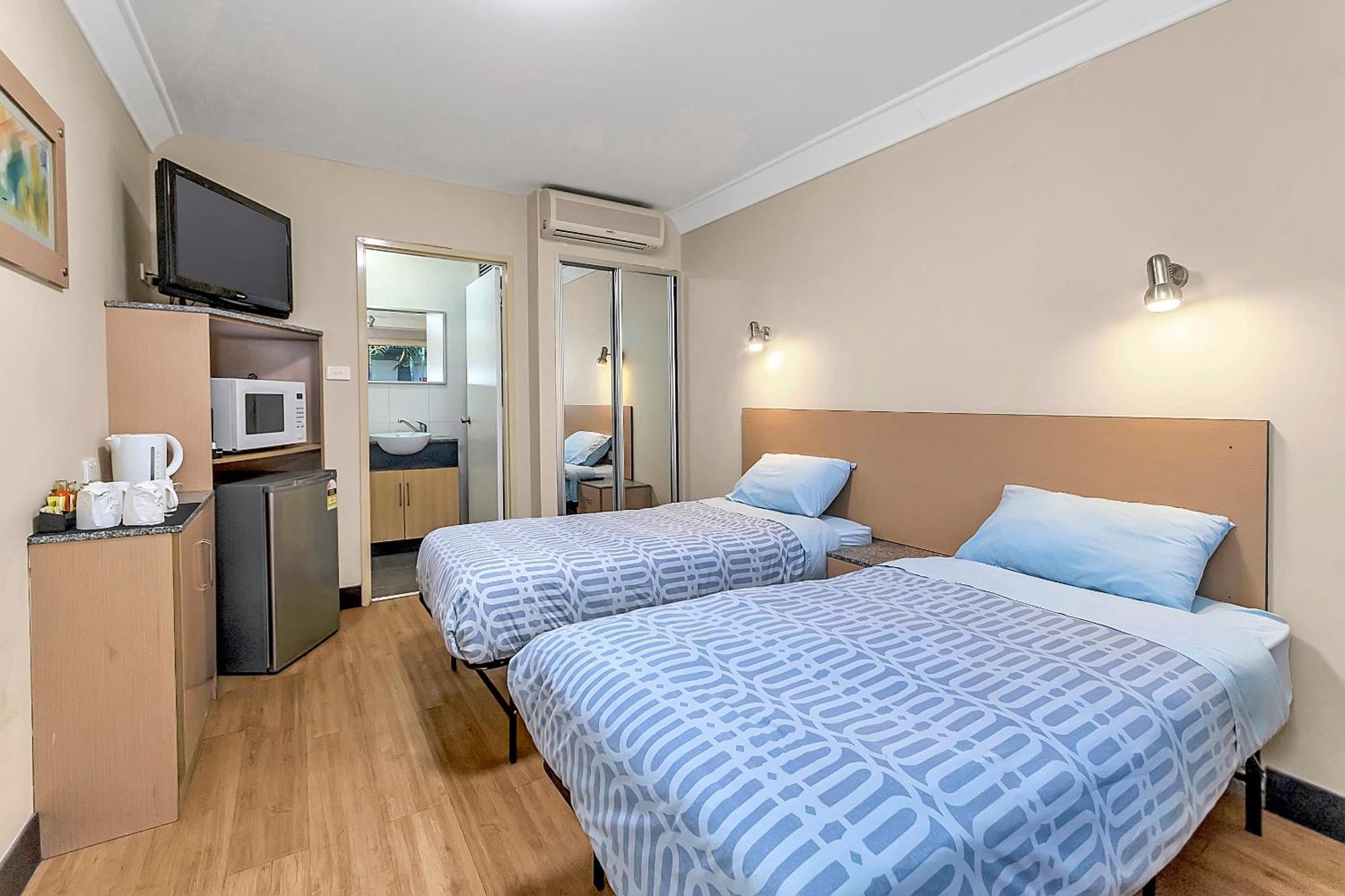 Econo Lodge Карата Екстериор снимка